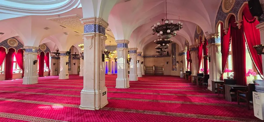 empty halls of the mosque